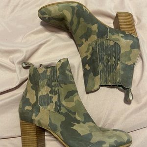 Silent D Utika Camo Ankle Boots